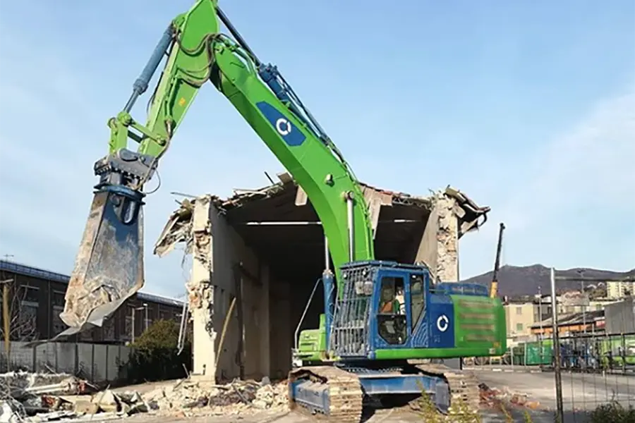 Plants for the recycling of industrial and civil demolition scrap