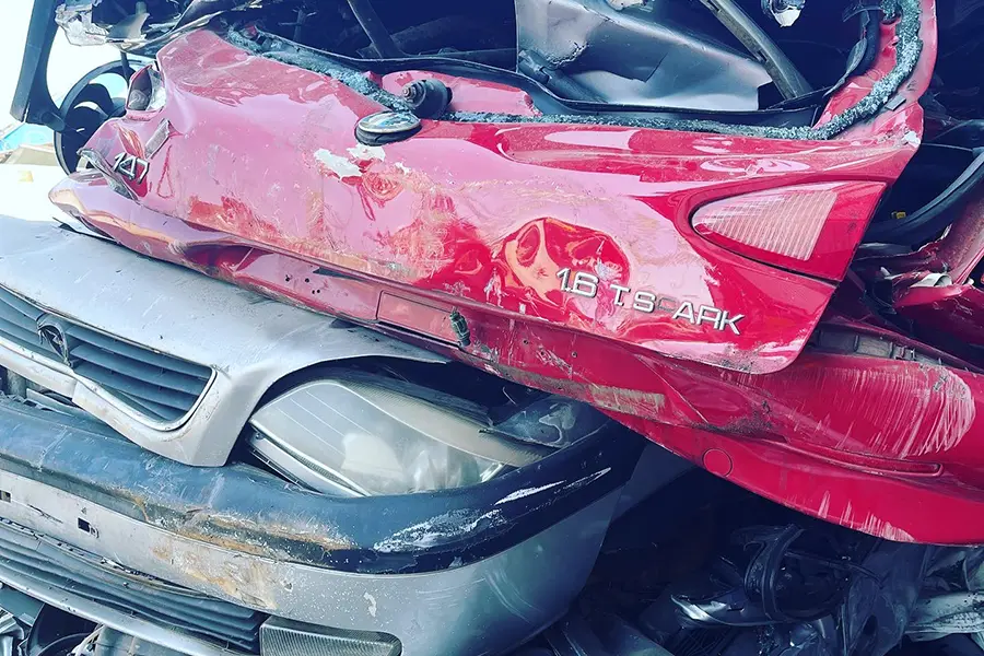 Vehicle shredding systems