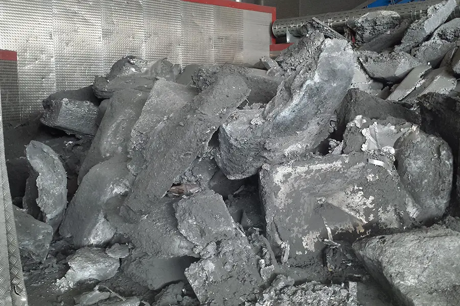 Aluminum slag shredder