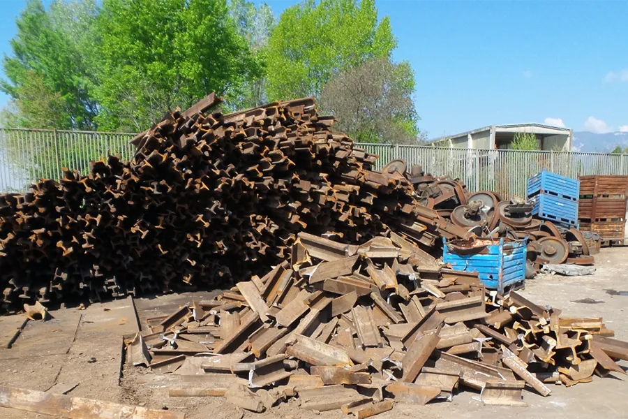 Track demolition equipment